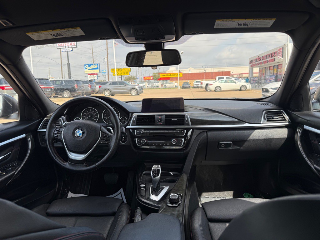 2018 BMW 3 Series Image 14