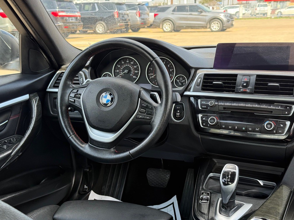 2018 BMW 3 Series Image 15