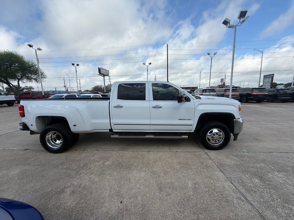 2019 GMC Sierra 3500 Image 9