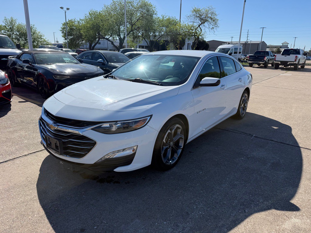 2020 Chevrolet Malibu Image 3