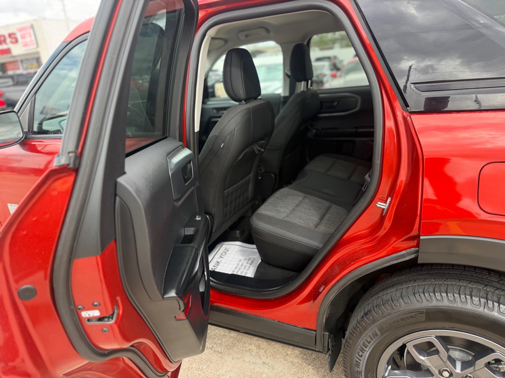 2022 Ford Bronco Image 8