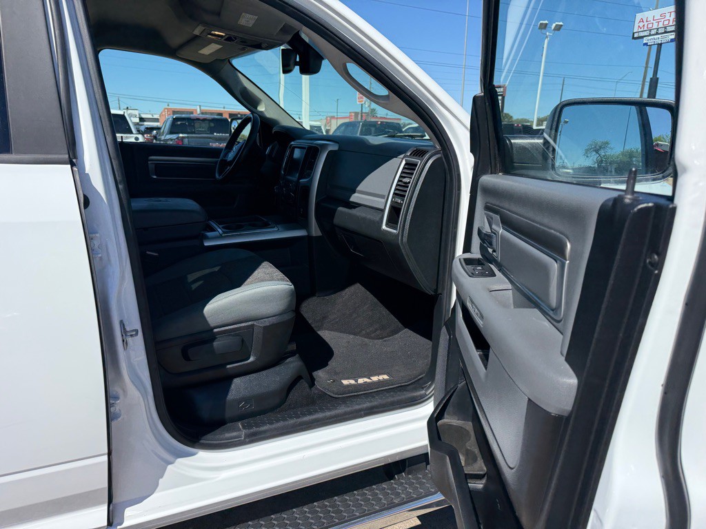 2015 RAM 1500 Image 12