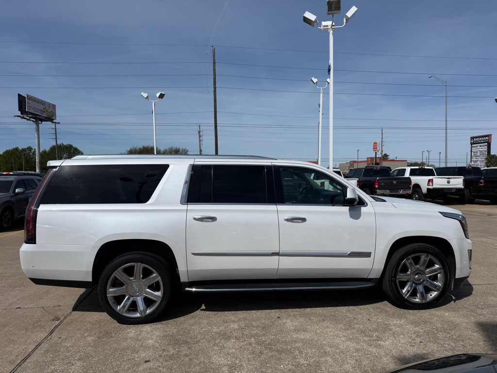 2019 Cadillac Escalade Image 10