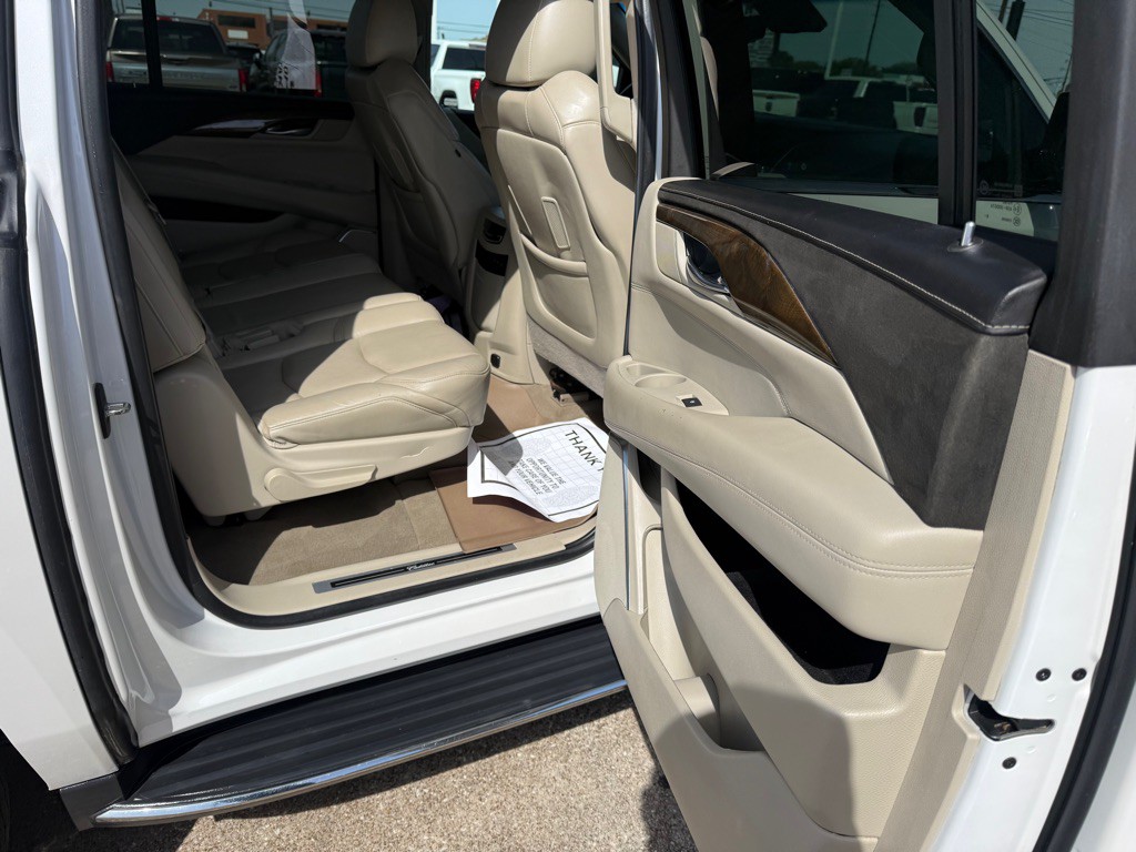 2019 Cadillac Escalade Image 14