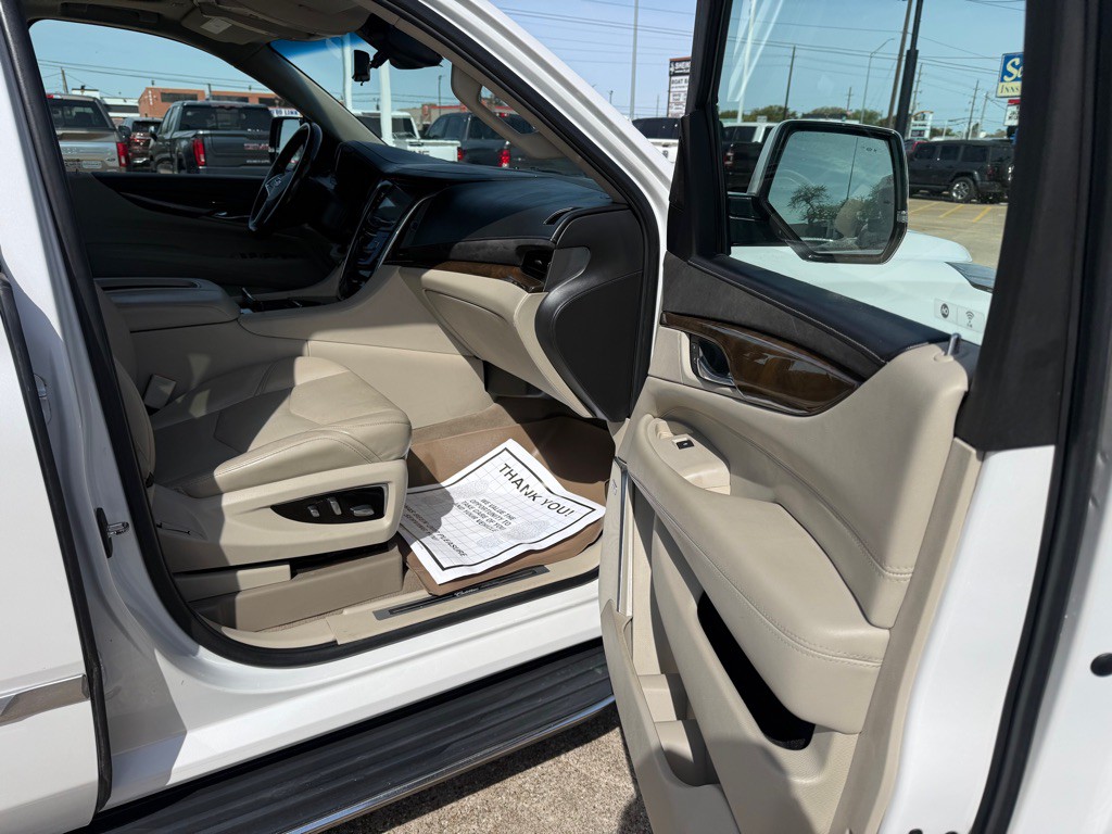 2019 Cadillac Escalade Image 17