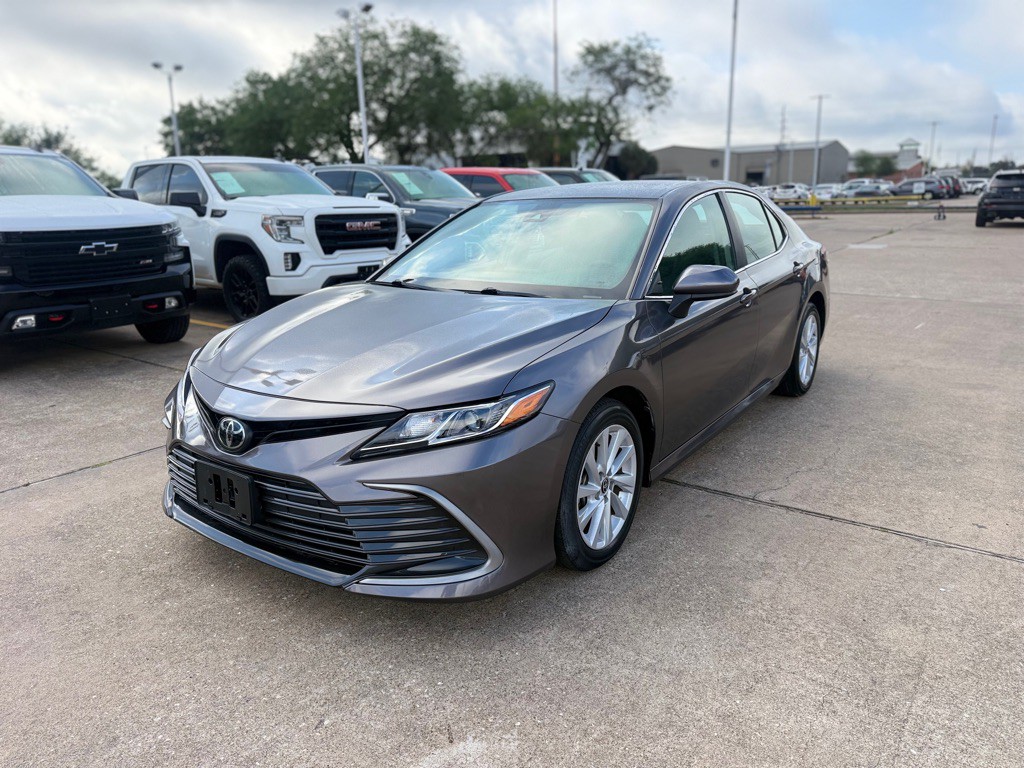 2023 Toyota Camry Image 1