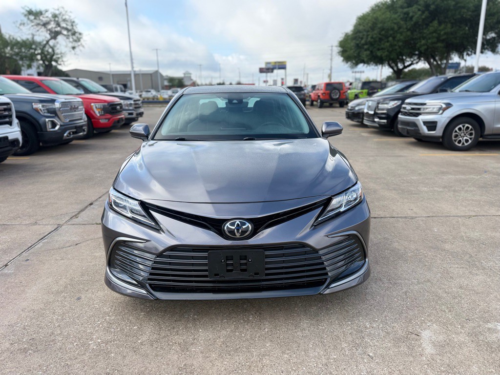 2023 Toyota Camry Image 2