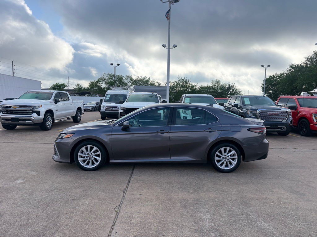2023 Toyota Camry Image 3