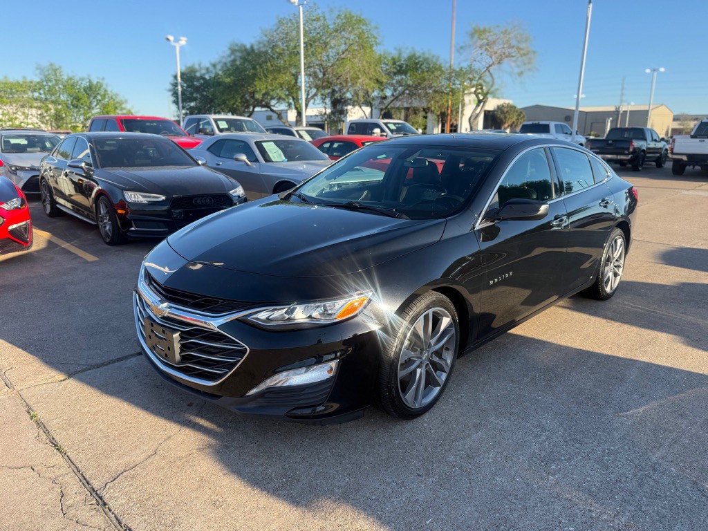 2021 Chevrolet Malibu Image 1