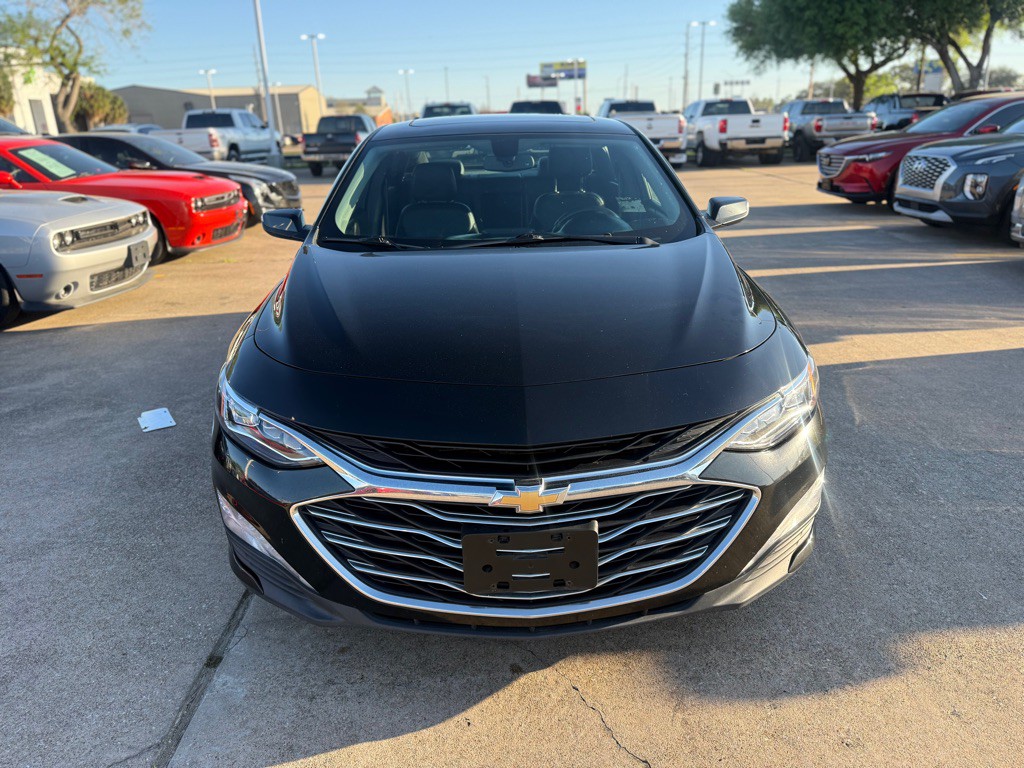 2021 Chevrolet Malibu Image 3