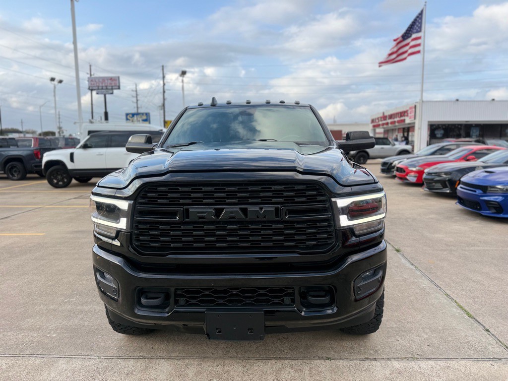 2022 RAM 3500 Image 2