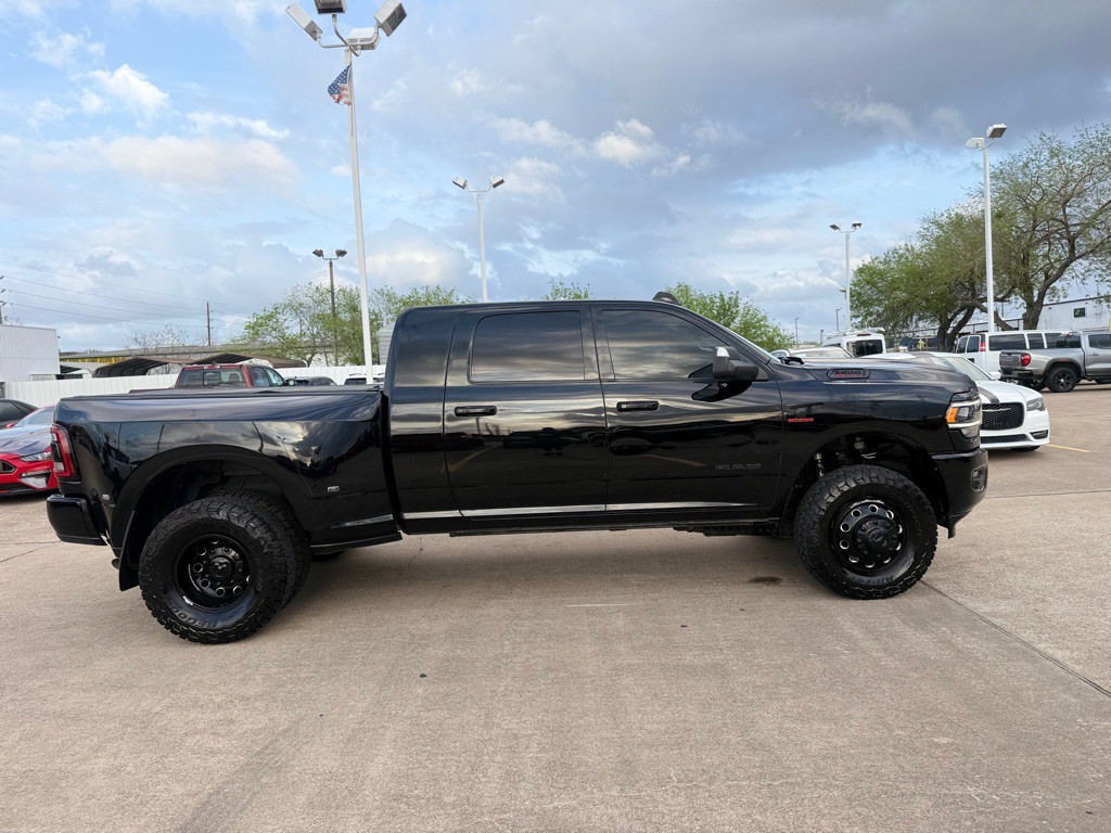 2022 RAM 3500 Image 6