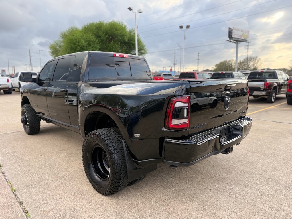 2022 RAM 3500 Image 7