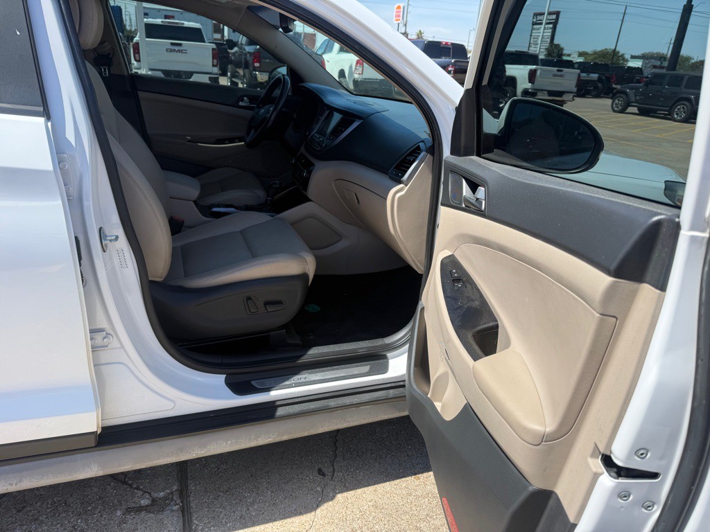 2017 Hyundai Tucson Image 6