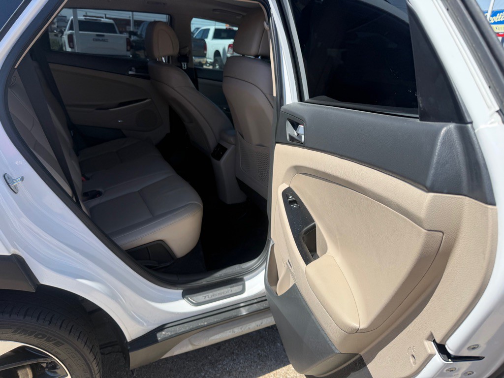 2017 Hyundai Tucson Image 12
