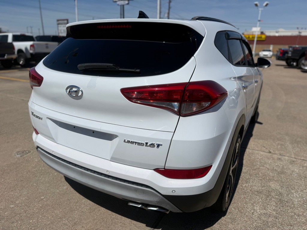 2017 Hyundai Tucson Image 16