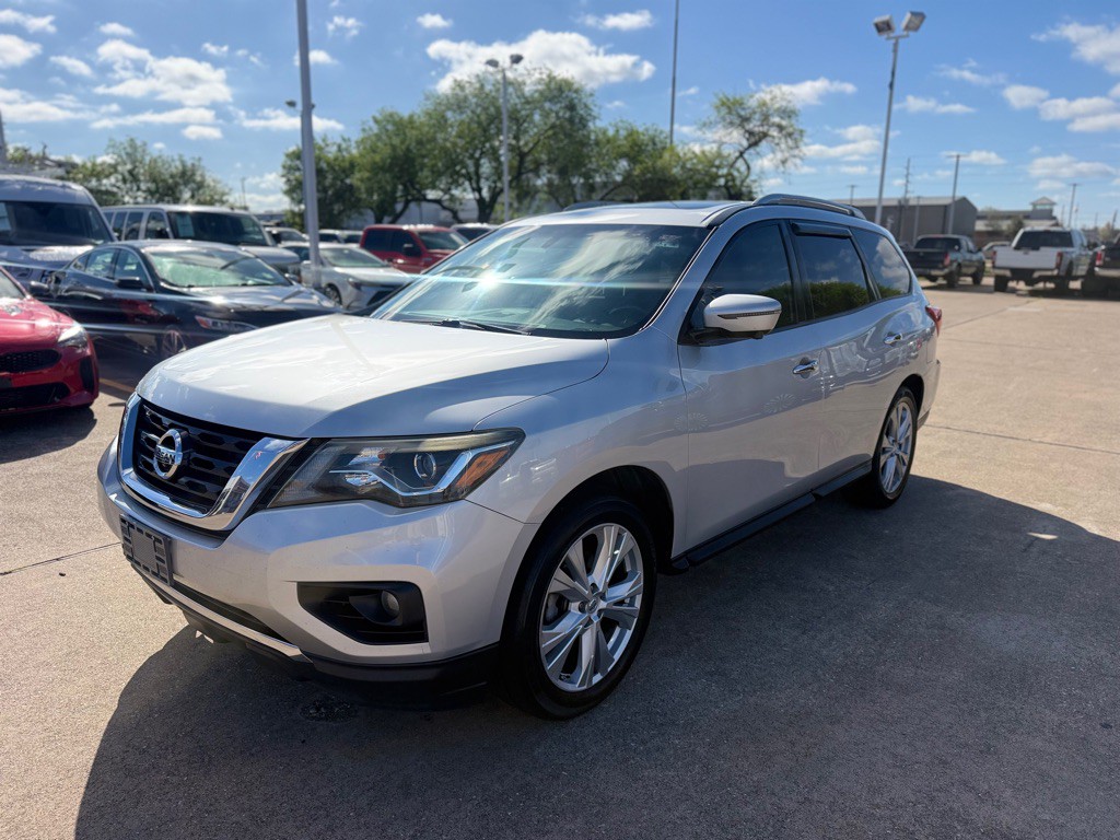 2018 Nissan Pathfinder Image 1