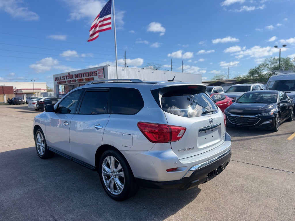 2018 Nissan Pathfinder Image 6