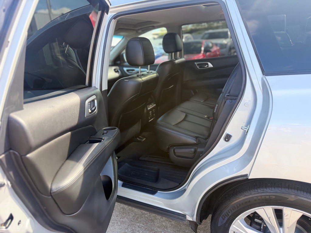 2018 Nissan Pathfinder Image 7
