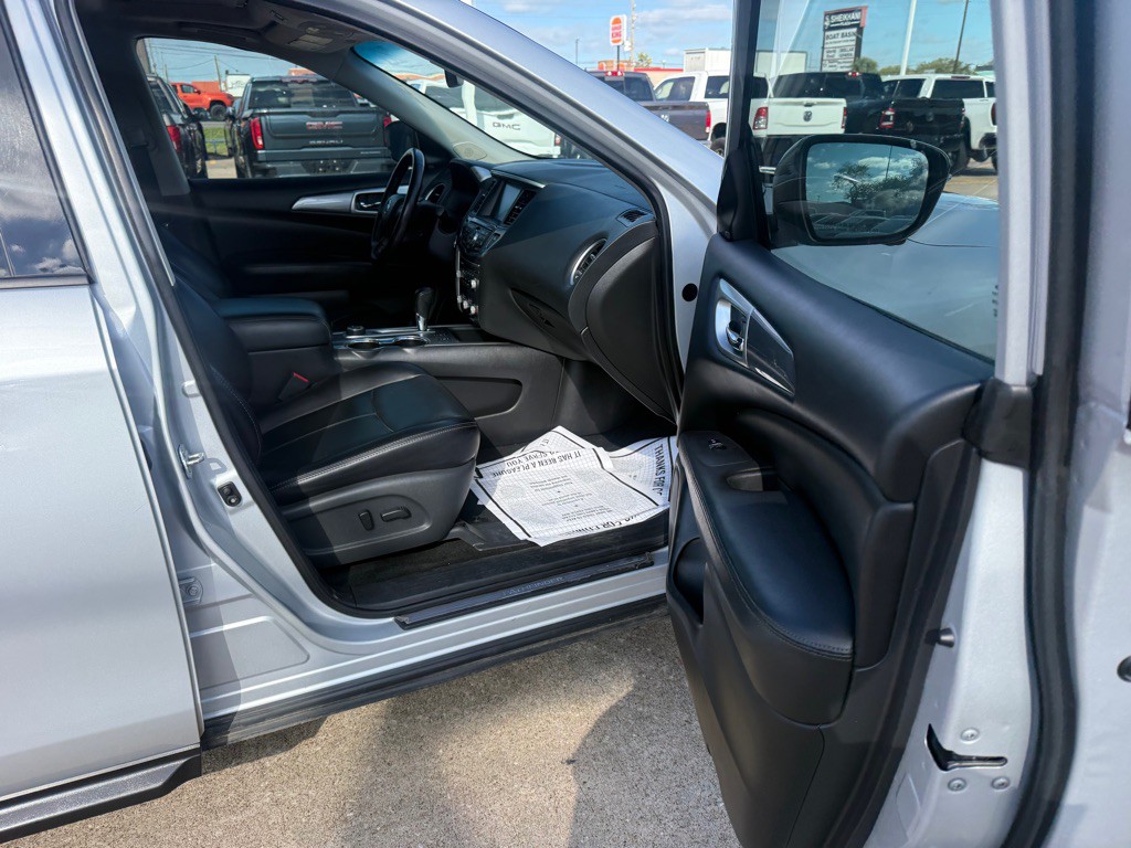 2018 Nissan Pathfinder Image 16