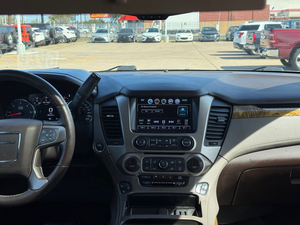 2017 GMC Yukon Image 16