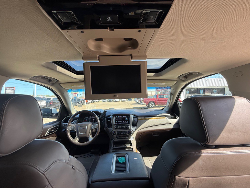 2017 GMC Yukon Image 17