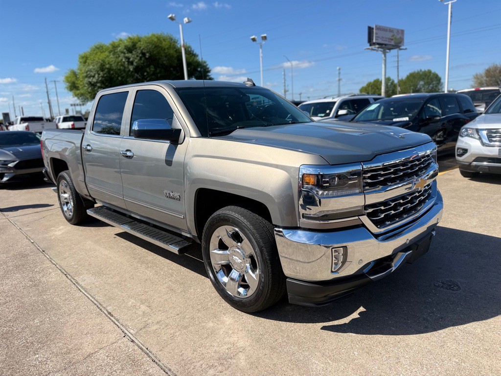2017 Chevrolet Silverado 1500 Image 3