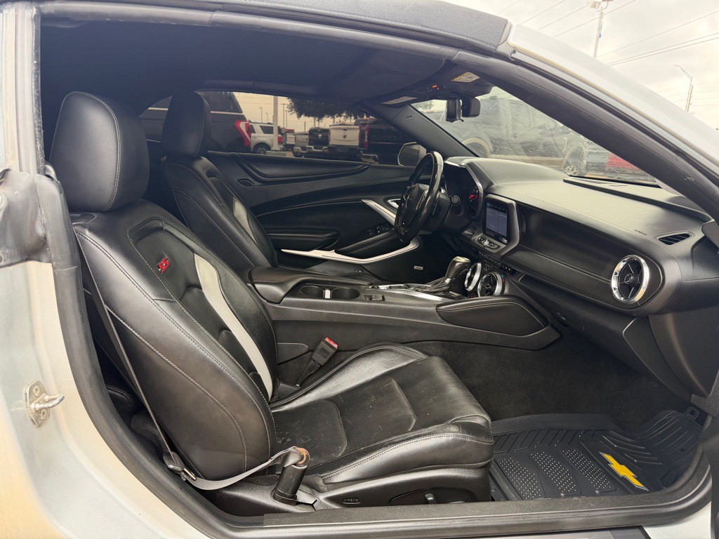 2019 Chevrolet Camaro Image 14