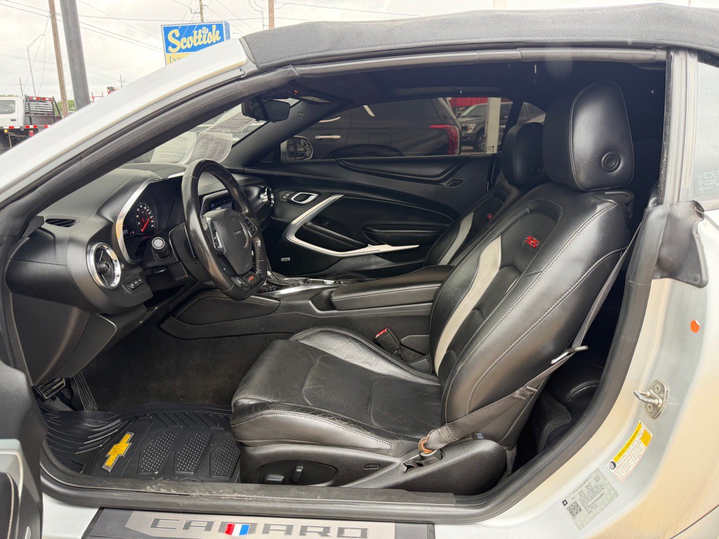 2019 Chevrolet Camaro Image 16