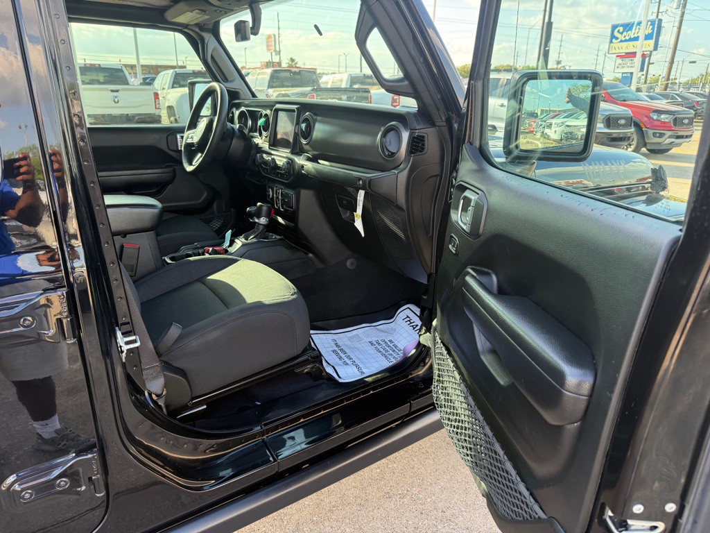 2023 Jeep Gladiator Image 9