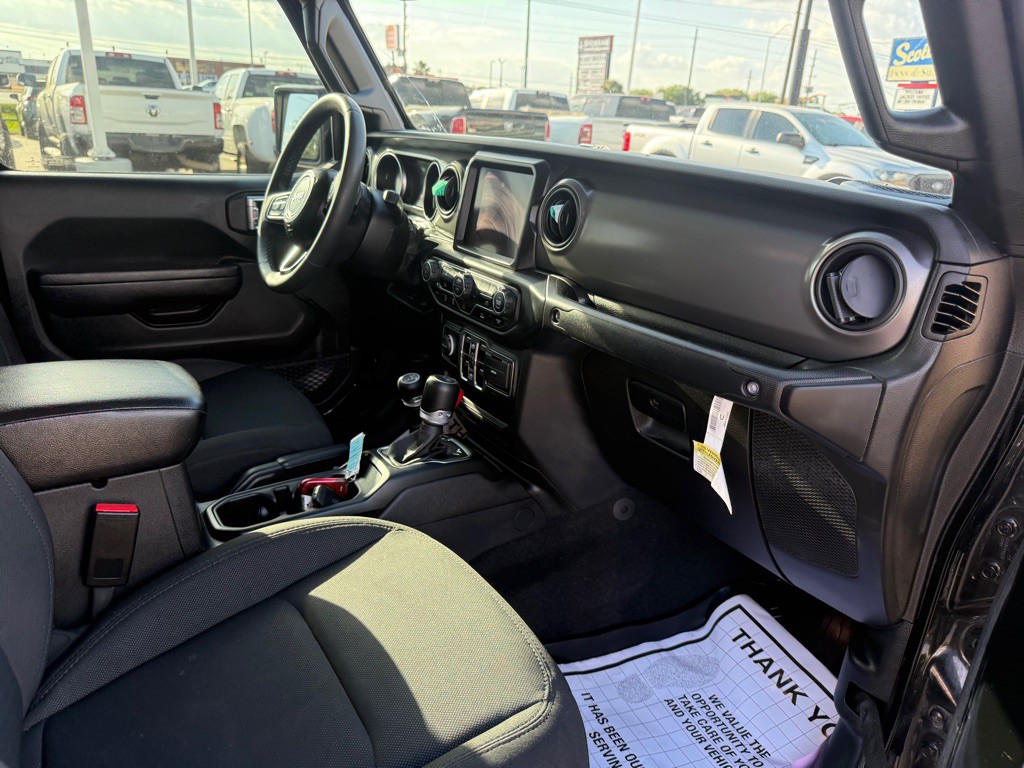 2023 Jeep Gladiator Image 12