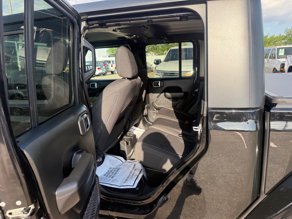 2023 Jeep Gladiator Image 16