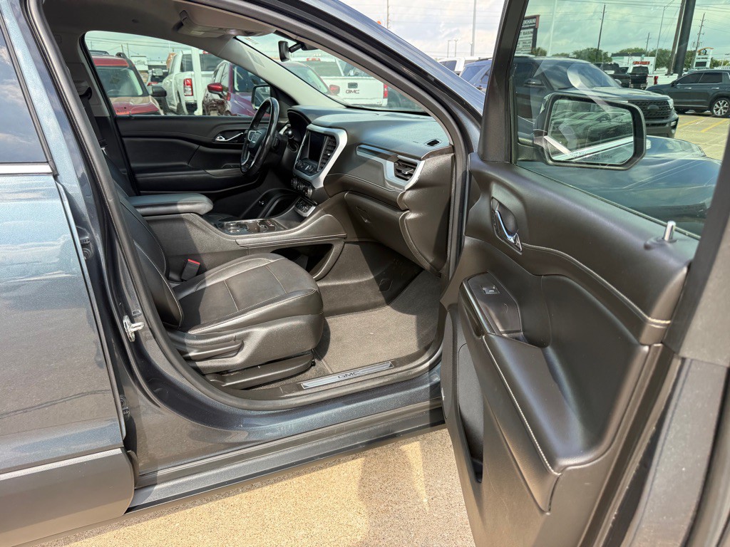 2020 GMC Acadia Image 6