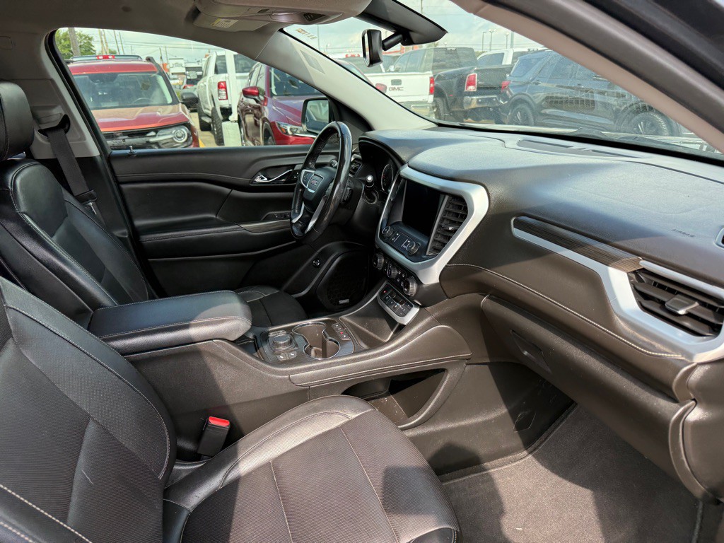2020 GMC Acadia Image 10