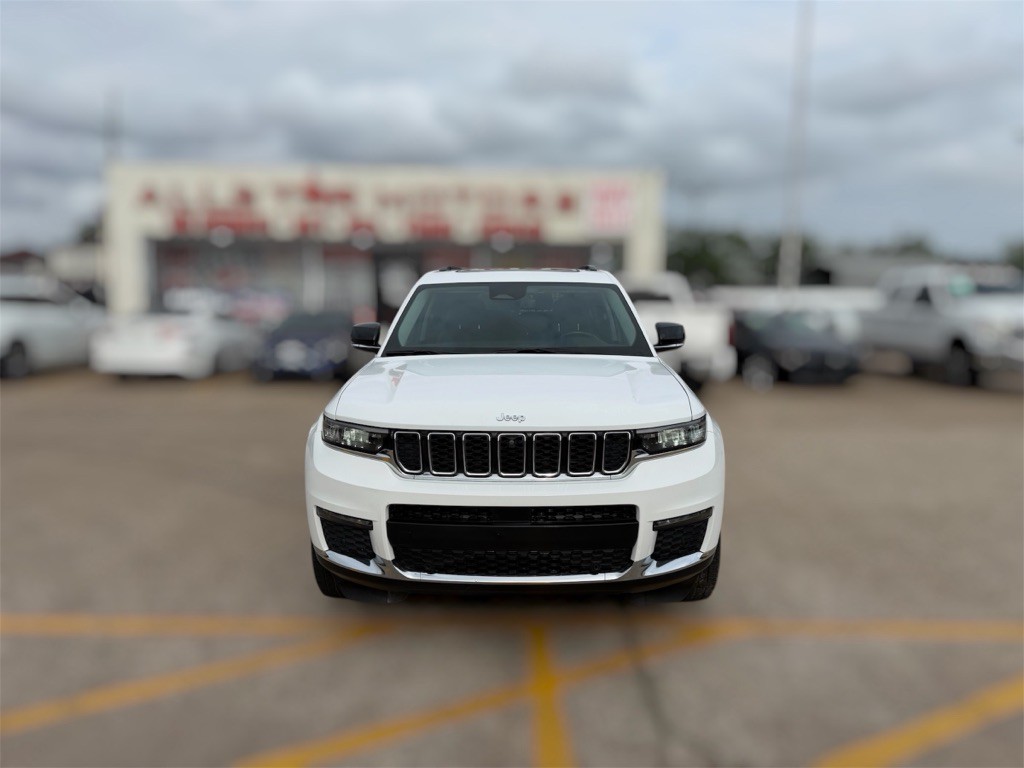 2022 Jeep Grand Cherokee Image 2