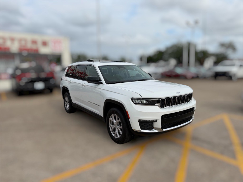 2022 Jeep Grand Cherokee Image 3