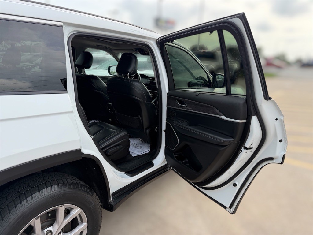 2022 Jeep Grand Cherokee Image 16