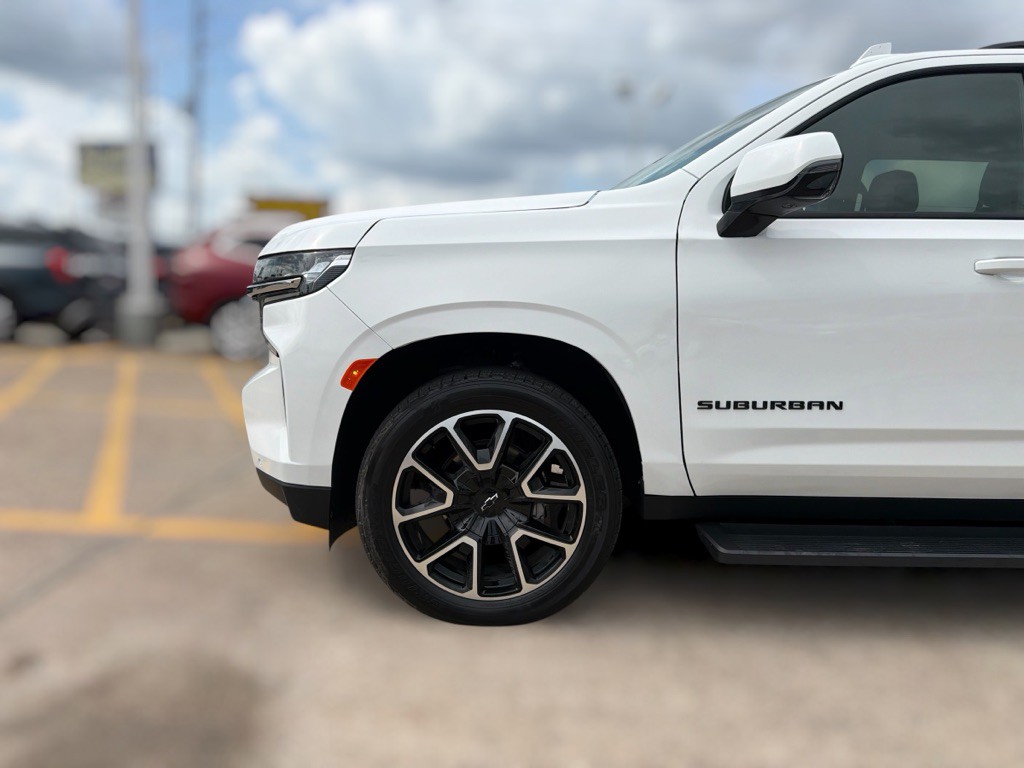 2022 Chevrolet Suburban Image 7