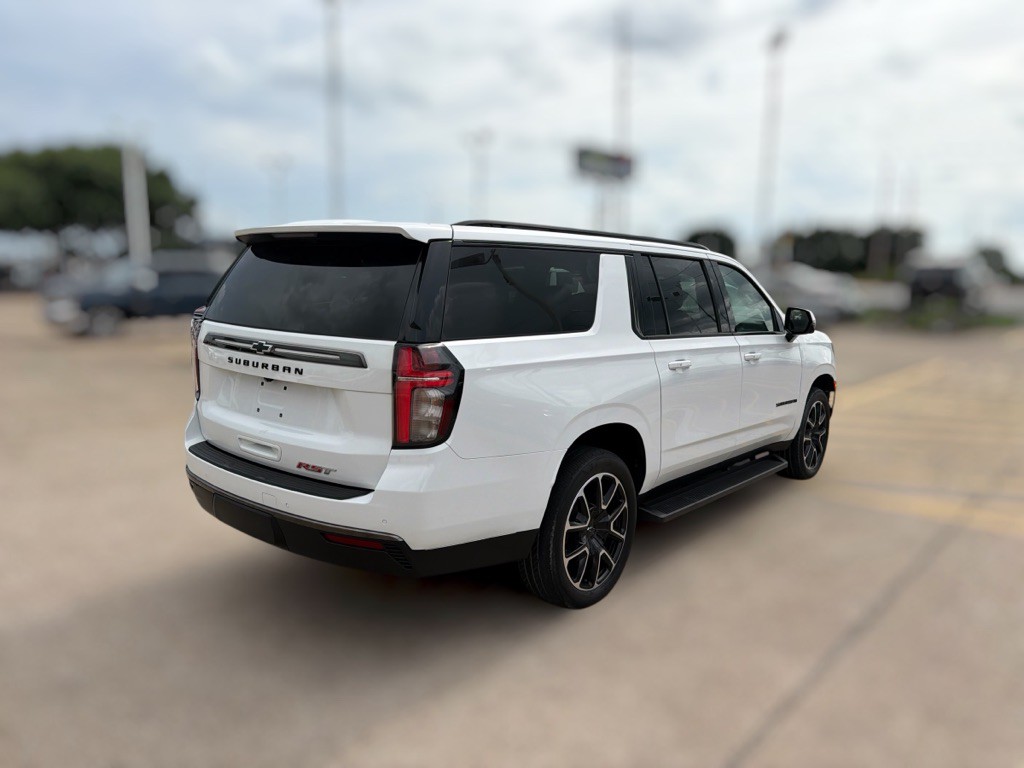 2022 Chevrolet Suburban Image 10