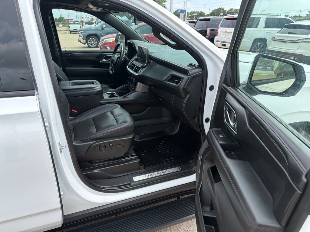 2022 Chevrolet Suburban Image 16