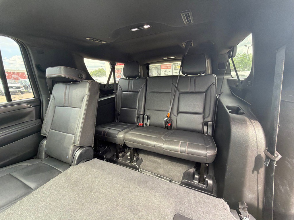2022 Chevrolet Suburban Image 19