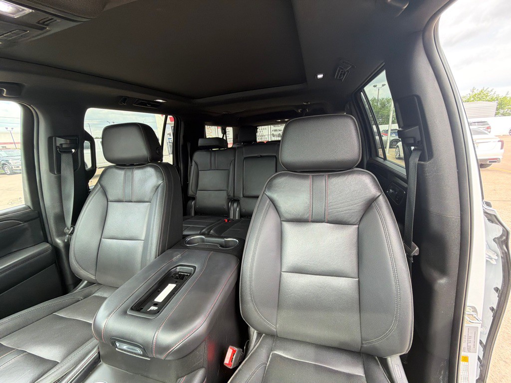 2022 Chevrolet Suburban Image 21