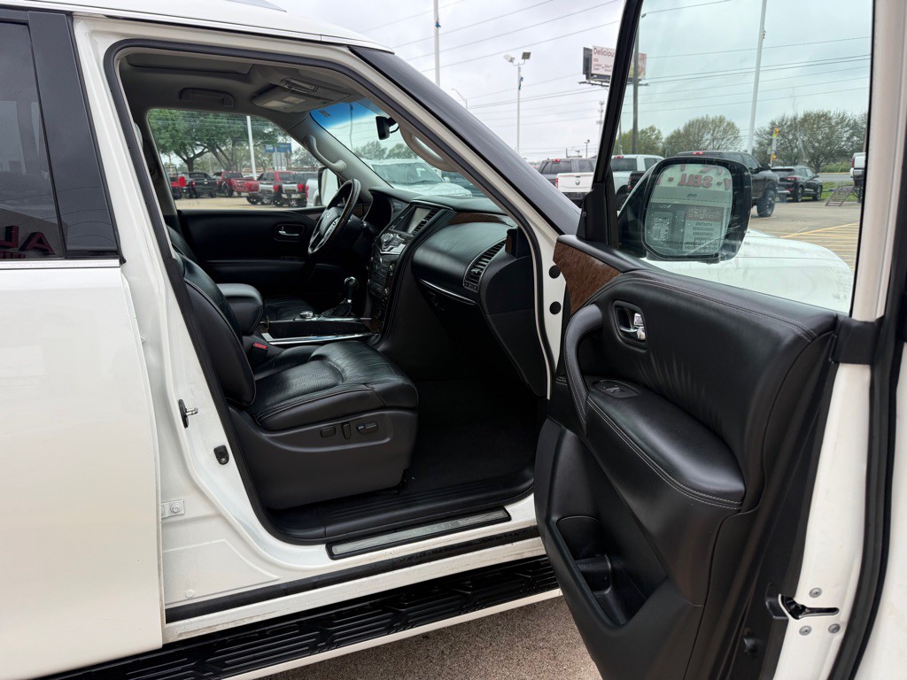 2016 INFINITI QX80 Image 7