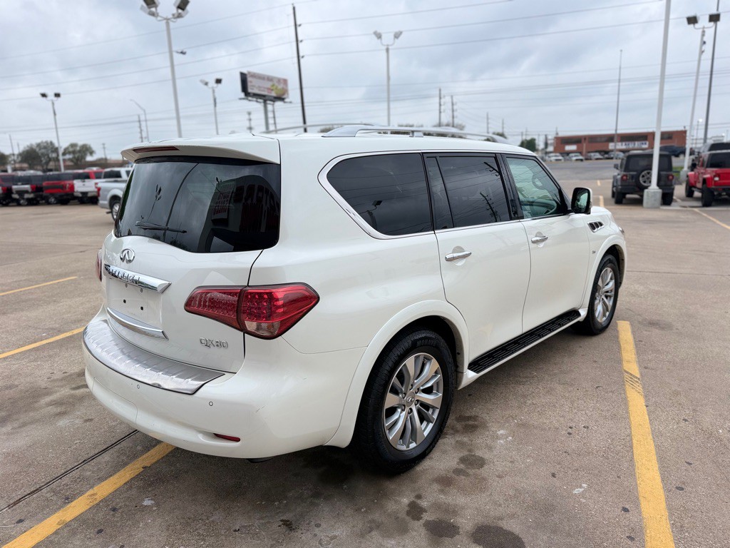 2016 INFINITI QX80 Image 9