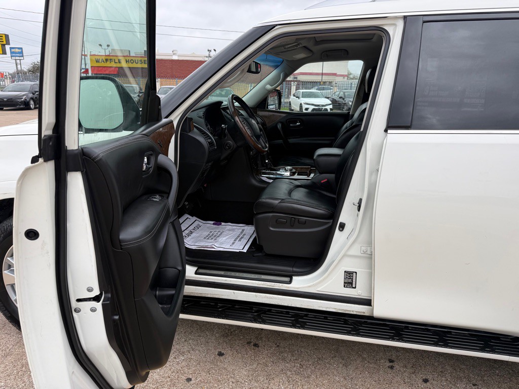 2016 INFINITI QX80 Image 13