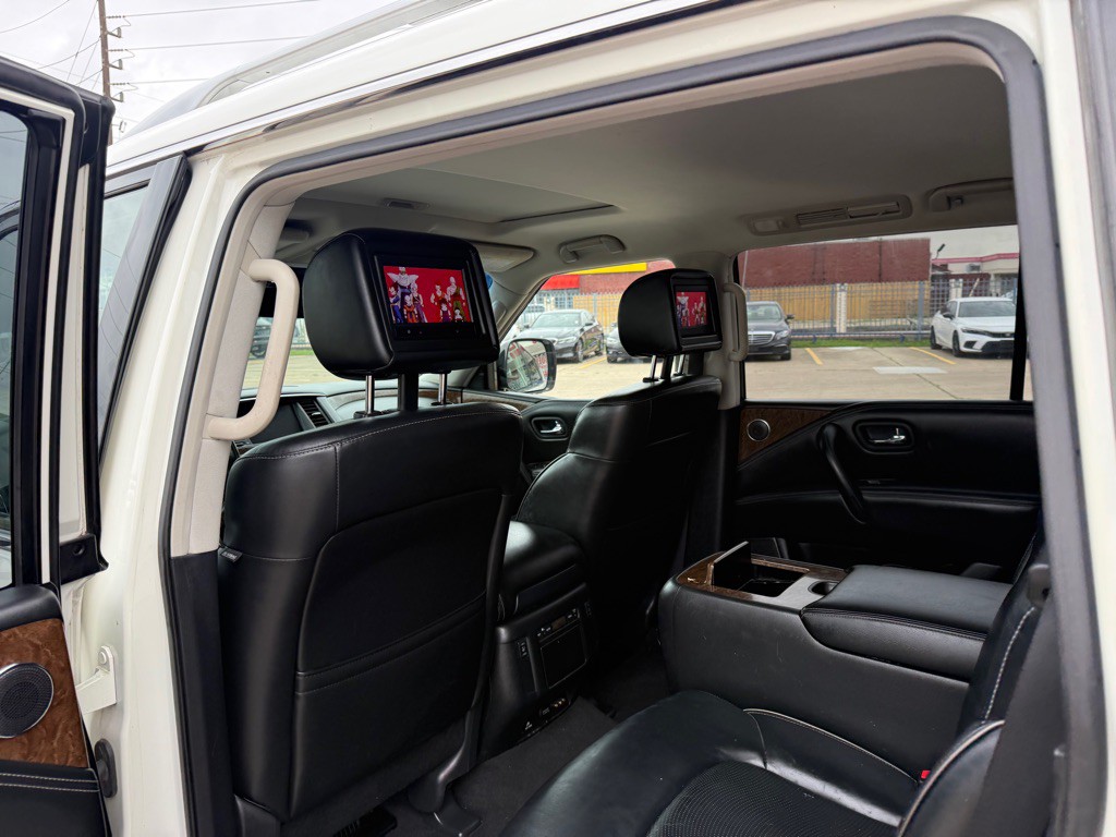 2016 INFINITI QX80 Image 14