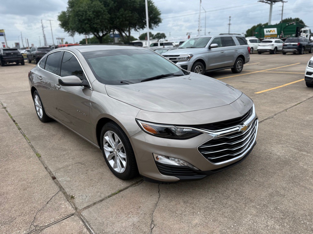2022 Chevrolet Malibu Image 2