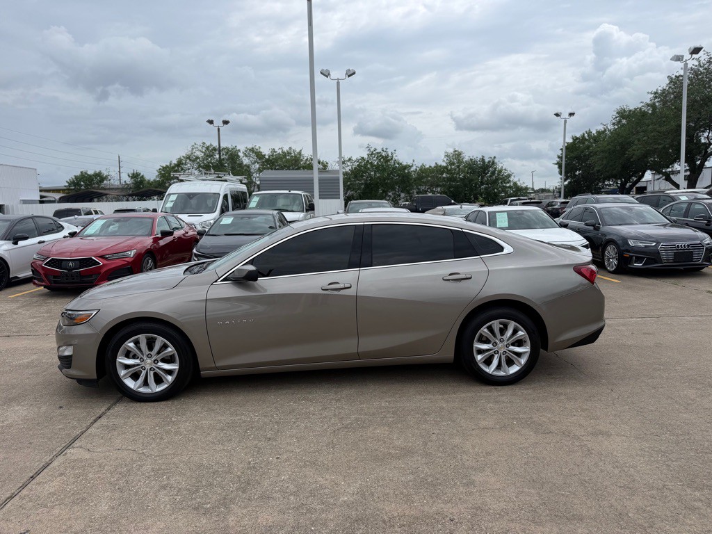 2022 Chevrolet Malibu Image 3