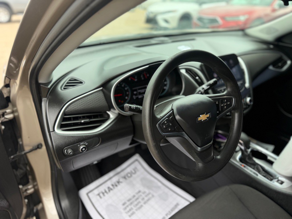 2022 Chevrolet Malibu Image 10