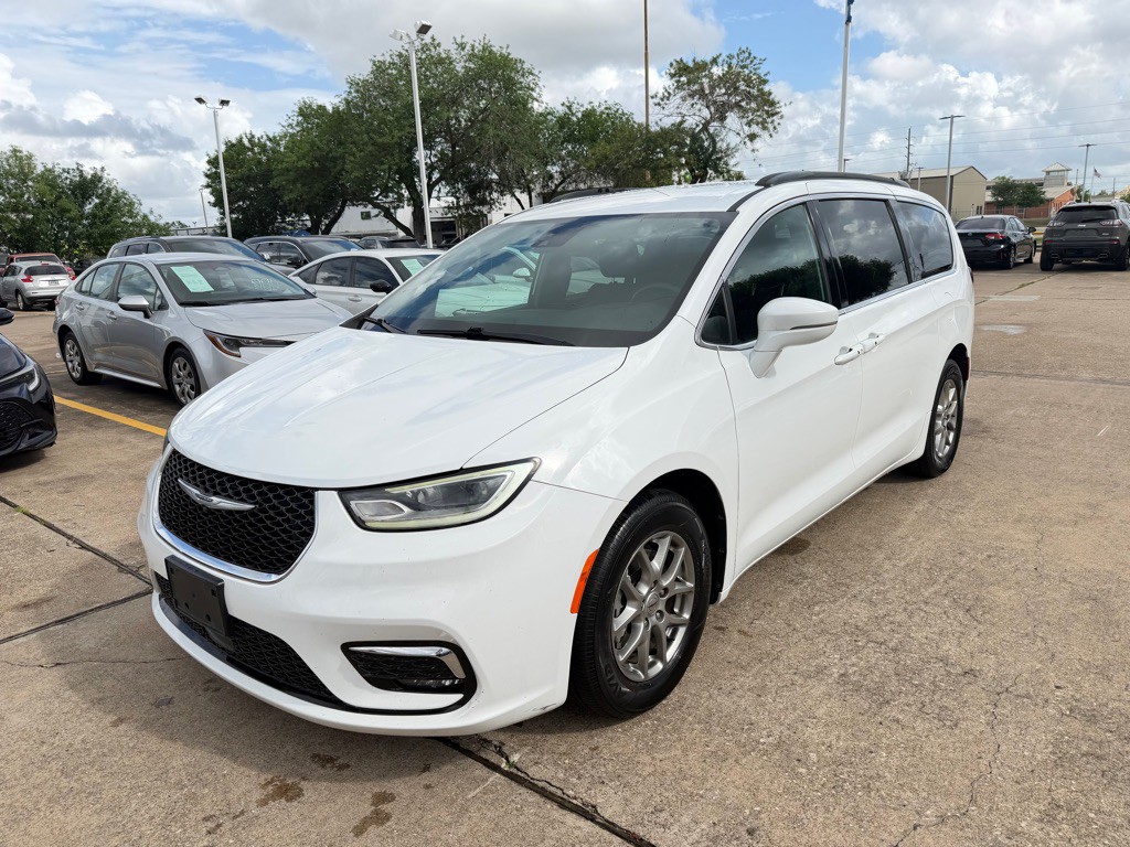 2022 Chrysler Pacifica Image 1